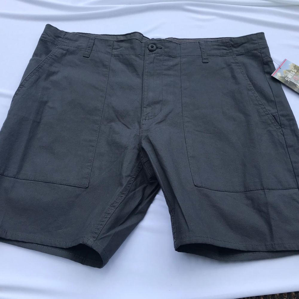 Men’s Swiss Alps Brand 5 pocket shorts, size 40, NWT, charcoal gray